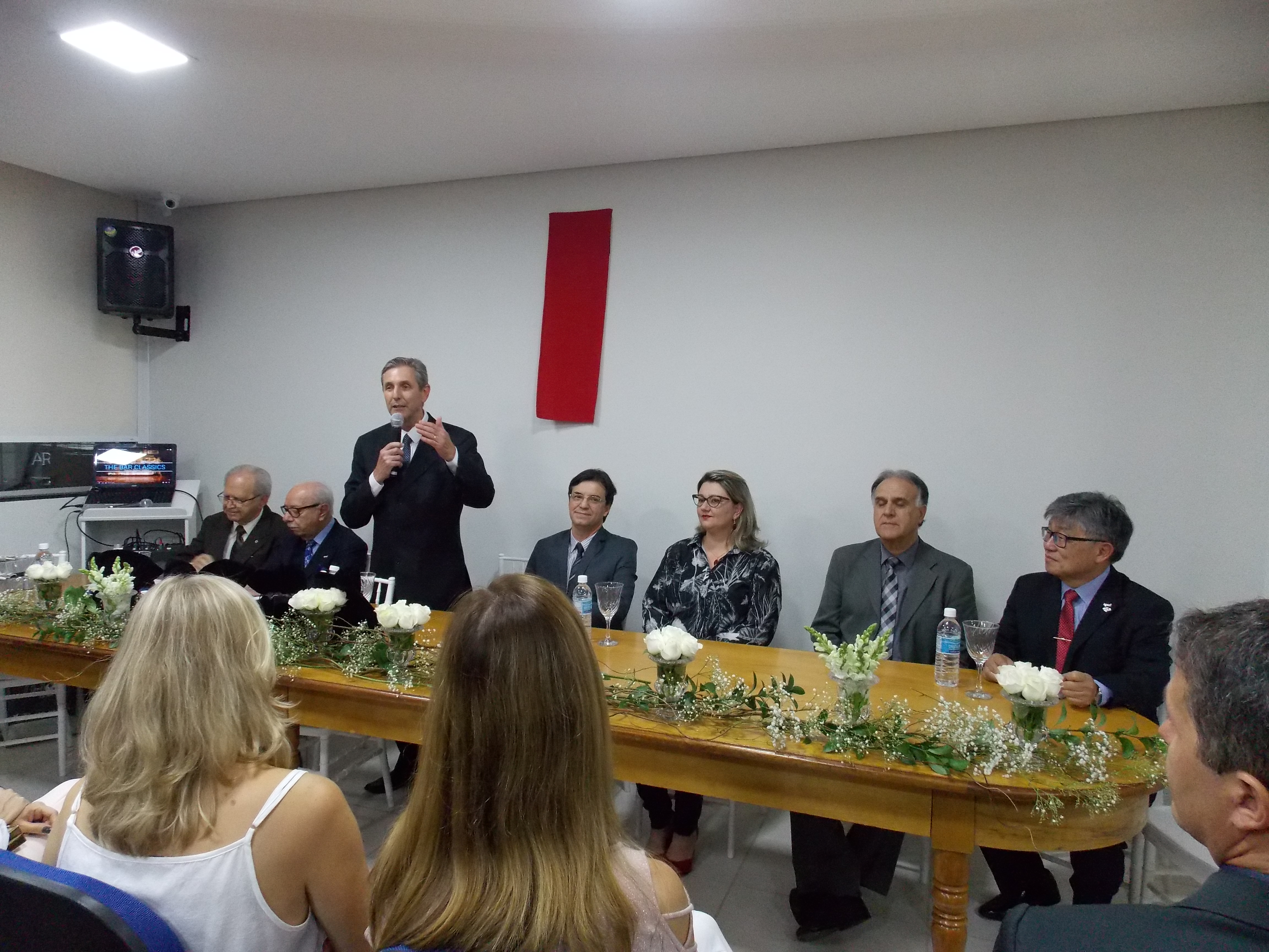 Presidente da APCD-Franca, Márcio Martins Latorraca, discursando na abertura do evento (Foto: Divulgação)